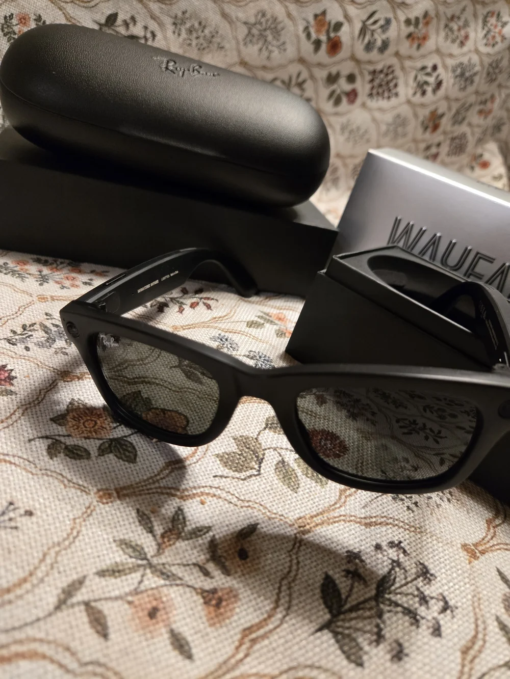 NEW Ray-Ban Stories Wayfarer RW4002 Smart Glasses Open Box